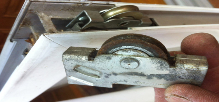 screen door roller repair in Tara Hills